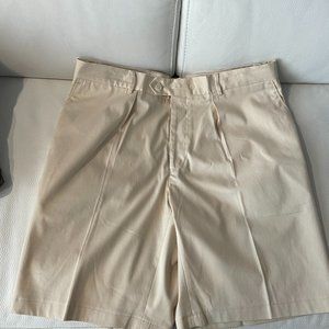 Men's Burberry London Cream Flat Front/Pleated Luxury Shorts Size 38